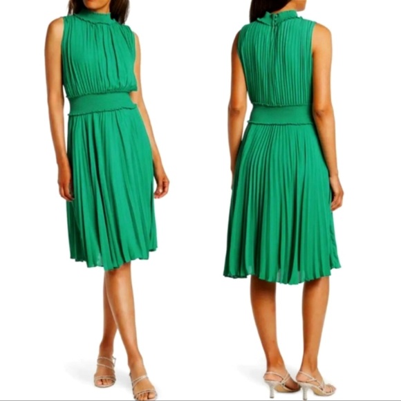 NANETTE NANETTE LEPORE Solid Pleated Dress - Picture 2 of 6